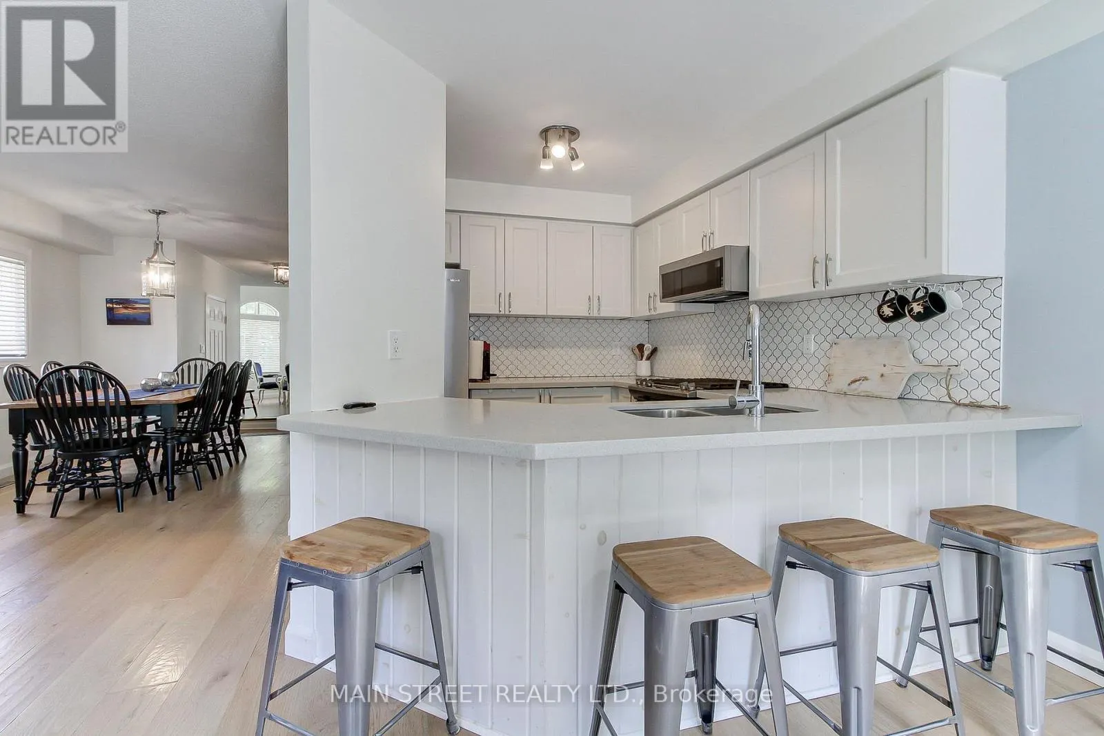 228 WARNER CRESCENT