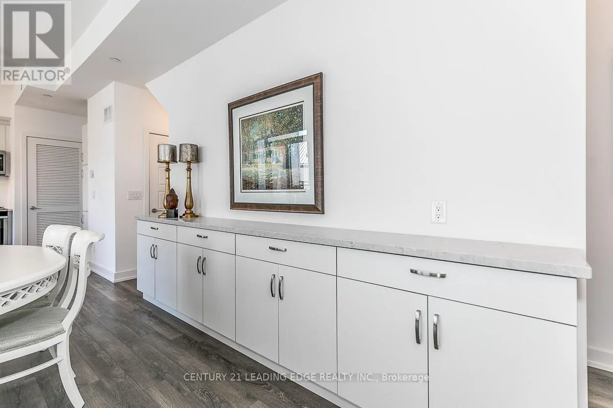 97 - 303 BROWARD WAY
