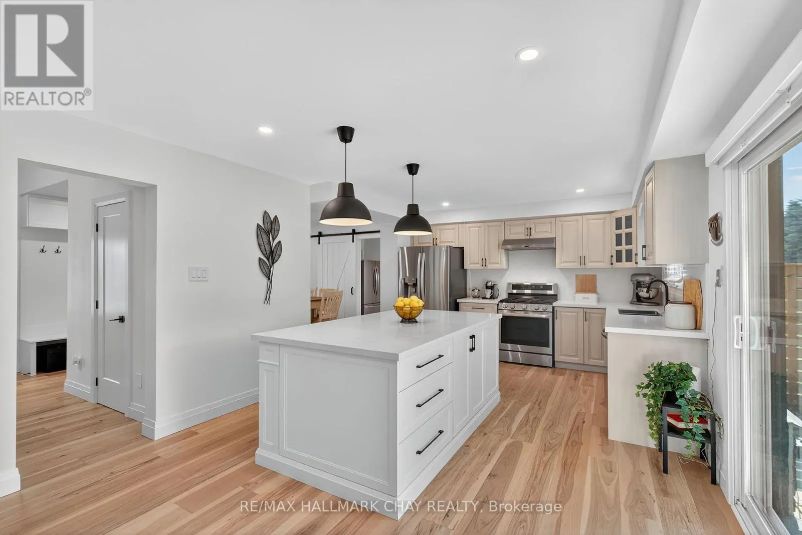 2731 SHERING CRESCENT
