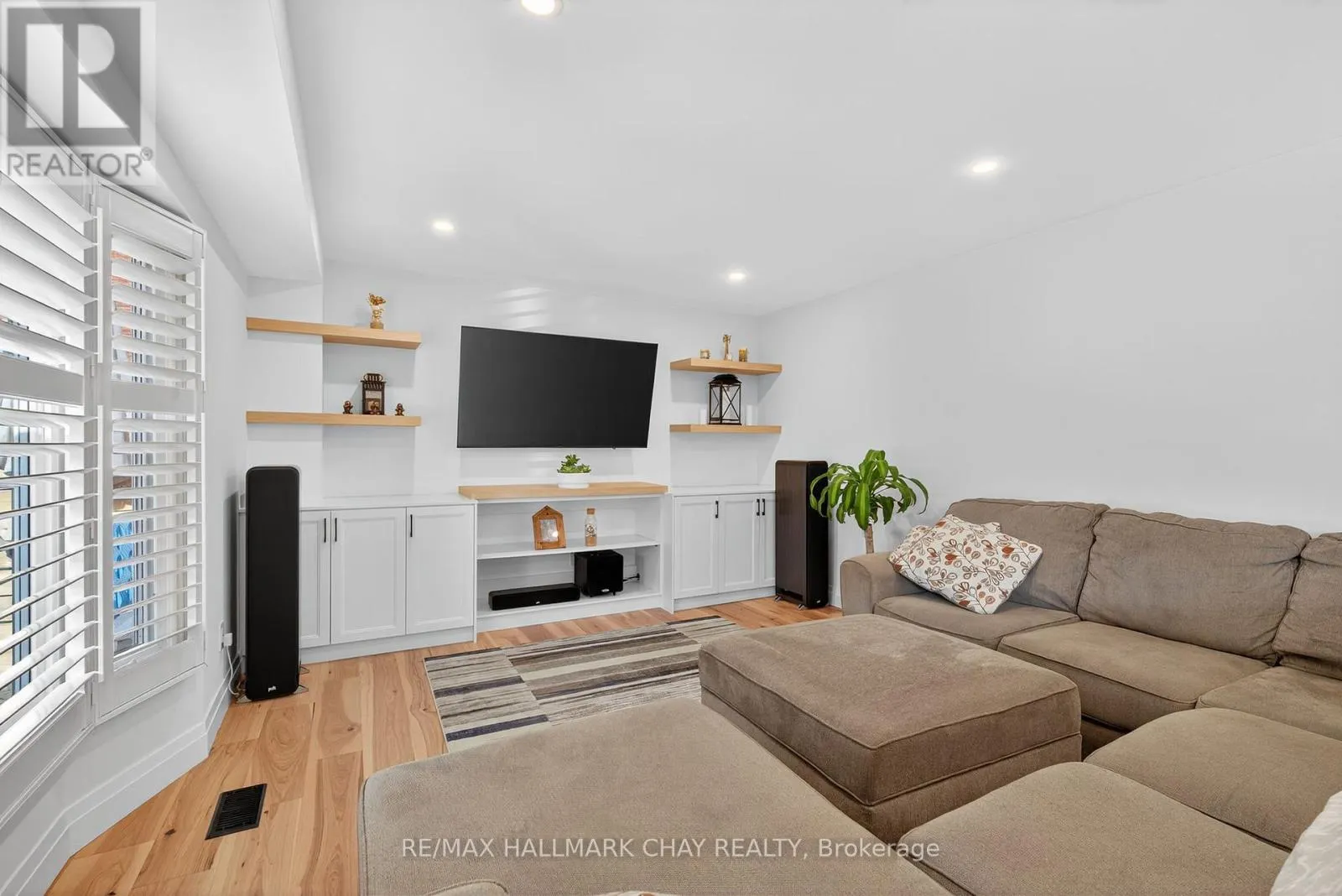 2731 SHERING CRESCENT