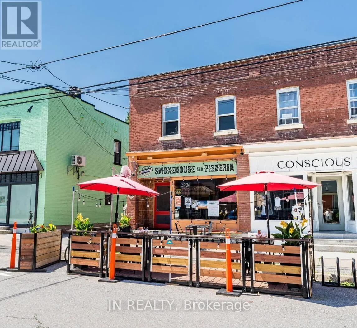 289 MAIN STREET W