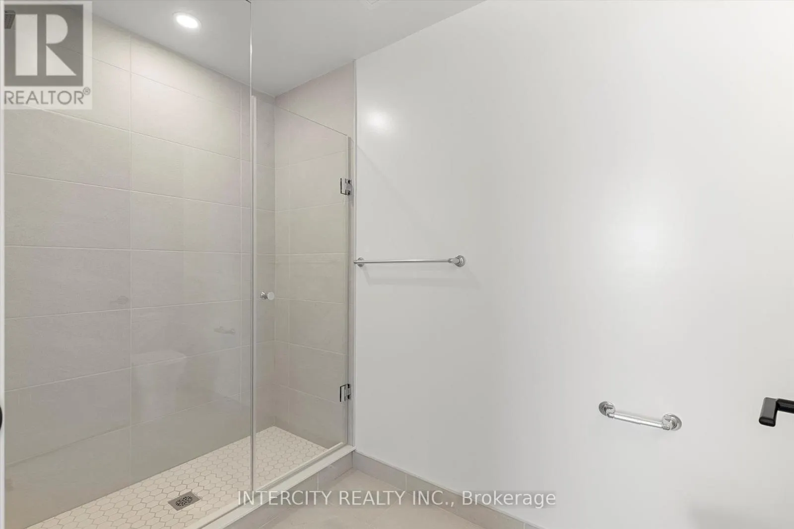 434 - 2075 KING ROAD