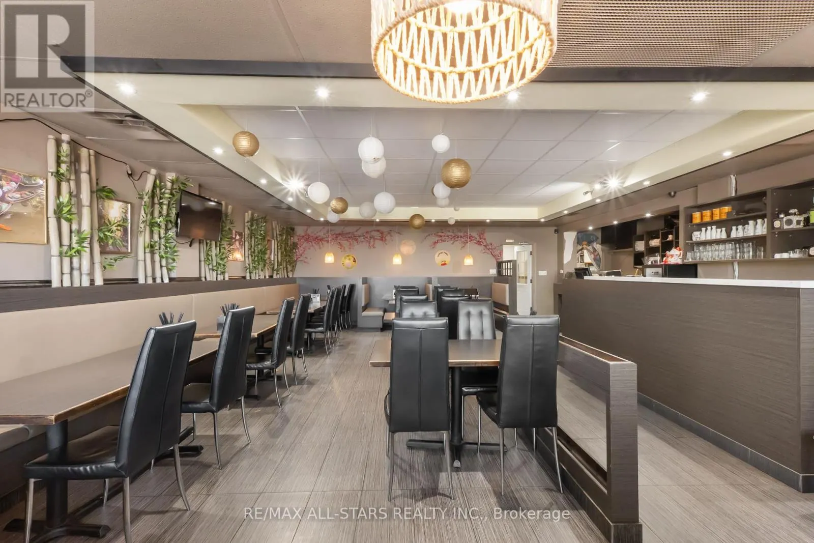 289 THE QUEENSWAY AVENUE S