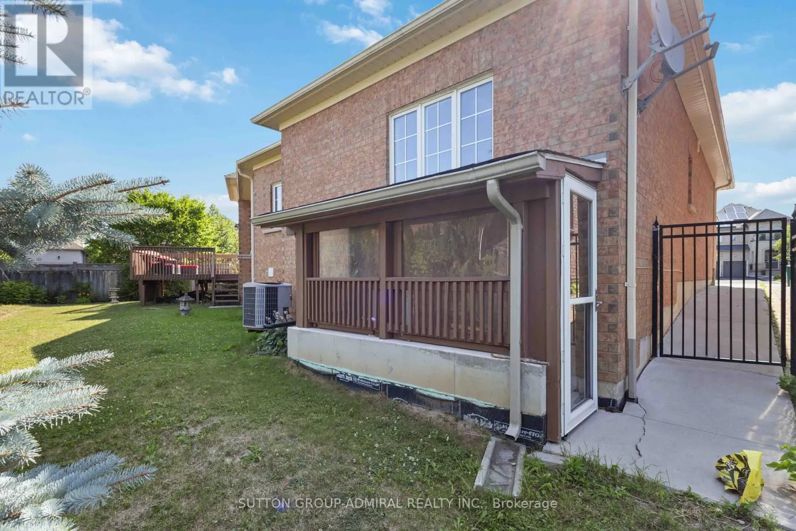 24 MEADOW RIDGE COURT