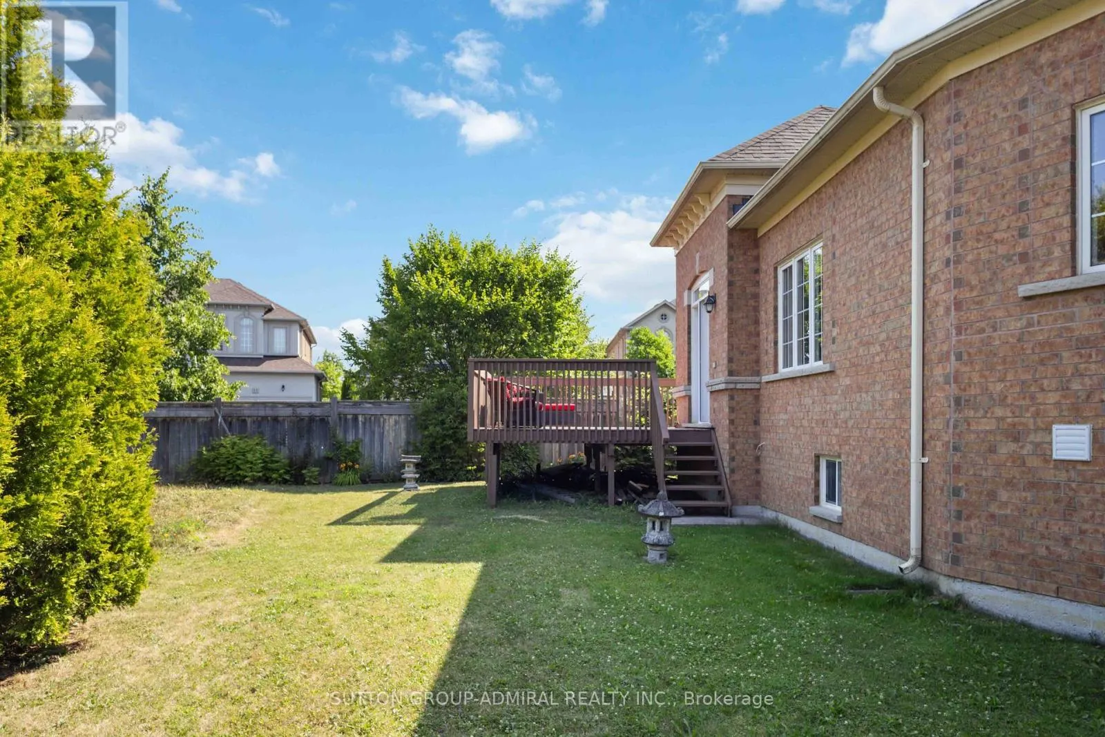 24 MEADOW RIDGE COURT