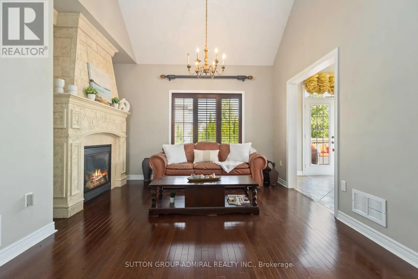24 MEADOW RIDGE COURT