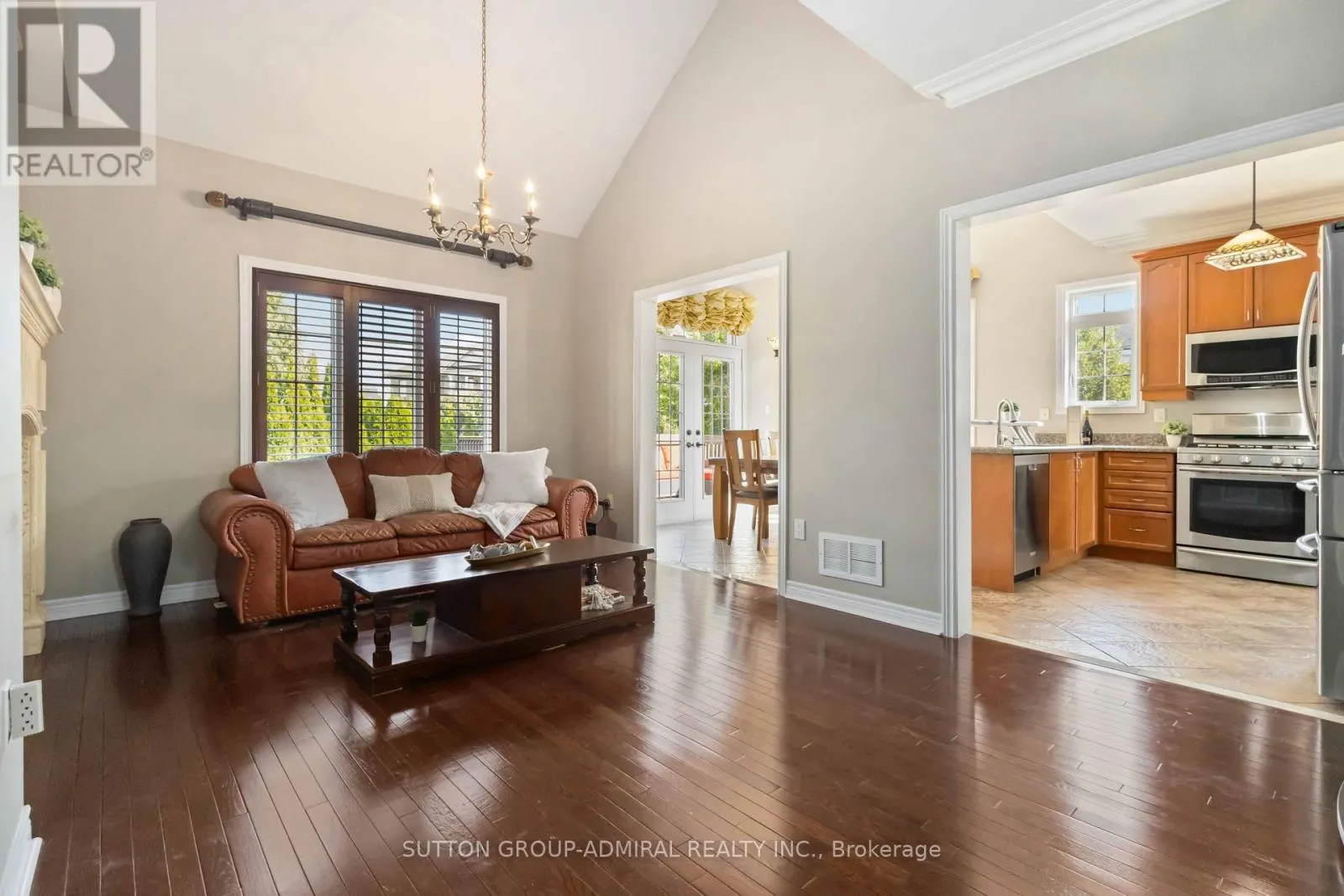 24 MEADOW RIDGE COURT