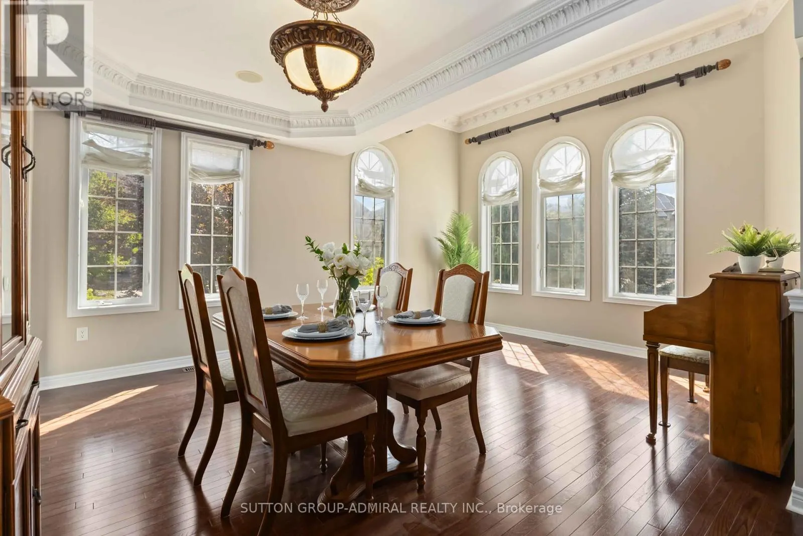 24 MEADOW RIDGE COURT