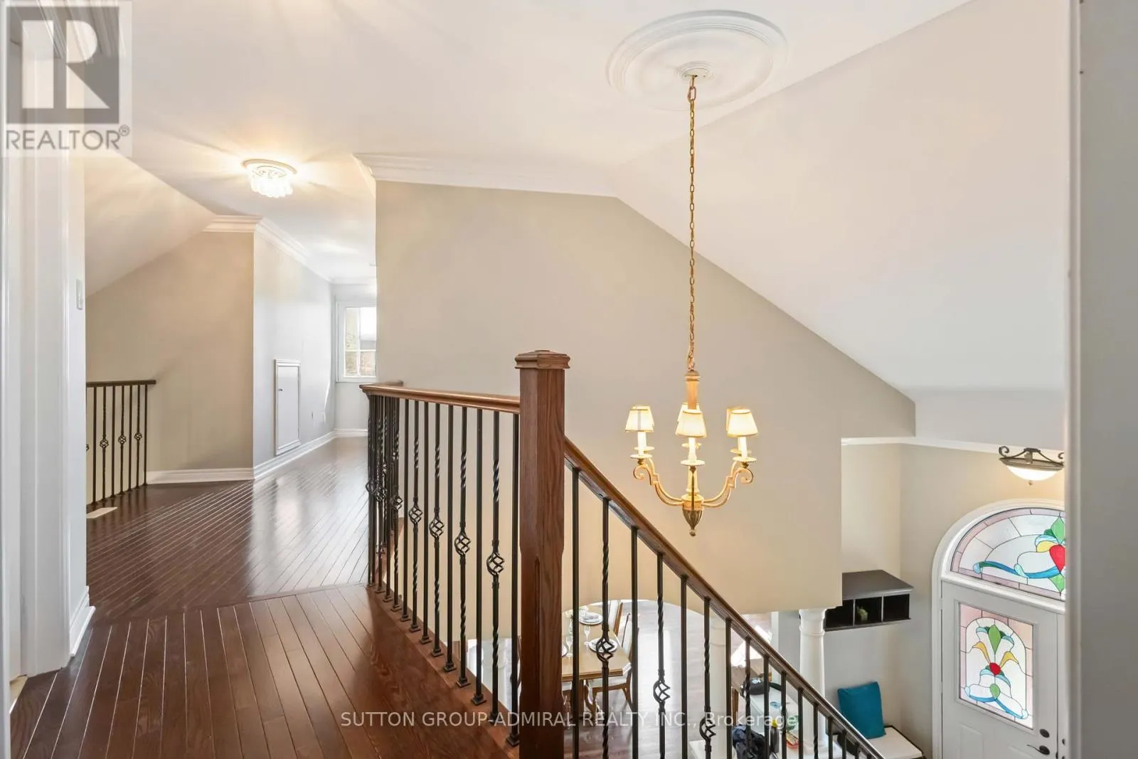 24 MEADOW RIDGE COURT