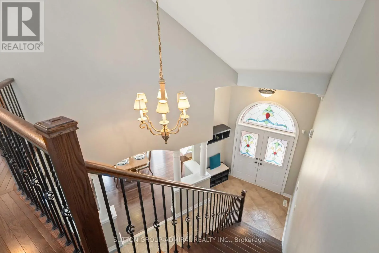 24 MEADOW RIDGE COURT