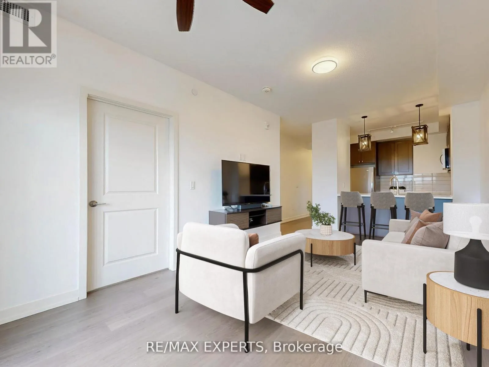 326 - 555 WILLIAM GRAHAM DRIVE