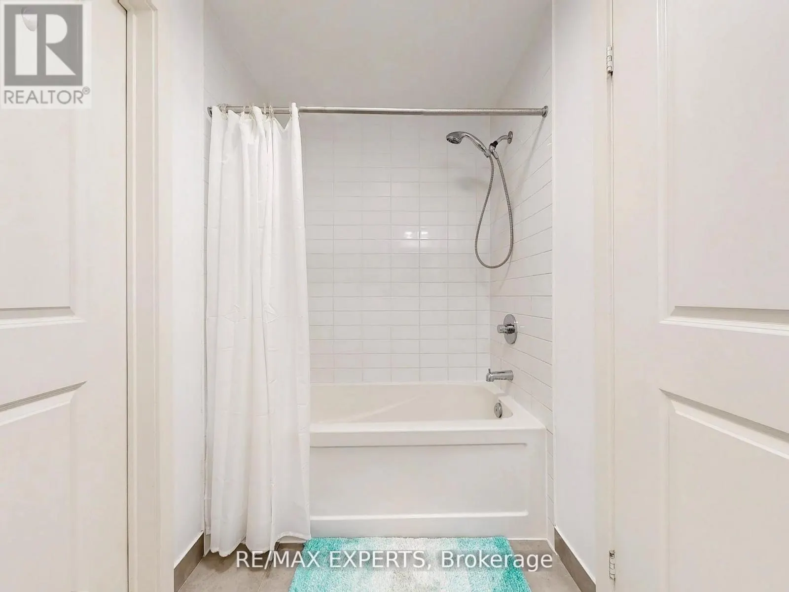 326 - 555 WILLIAM GRAHAM DRIVE