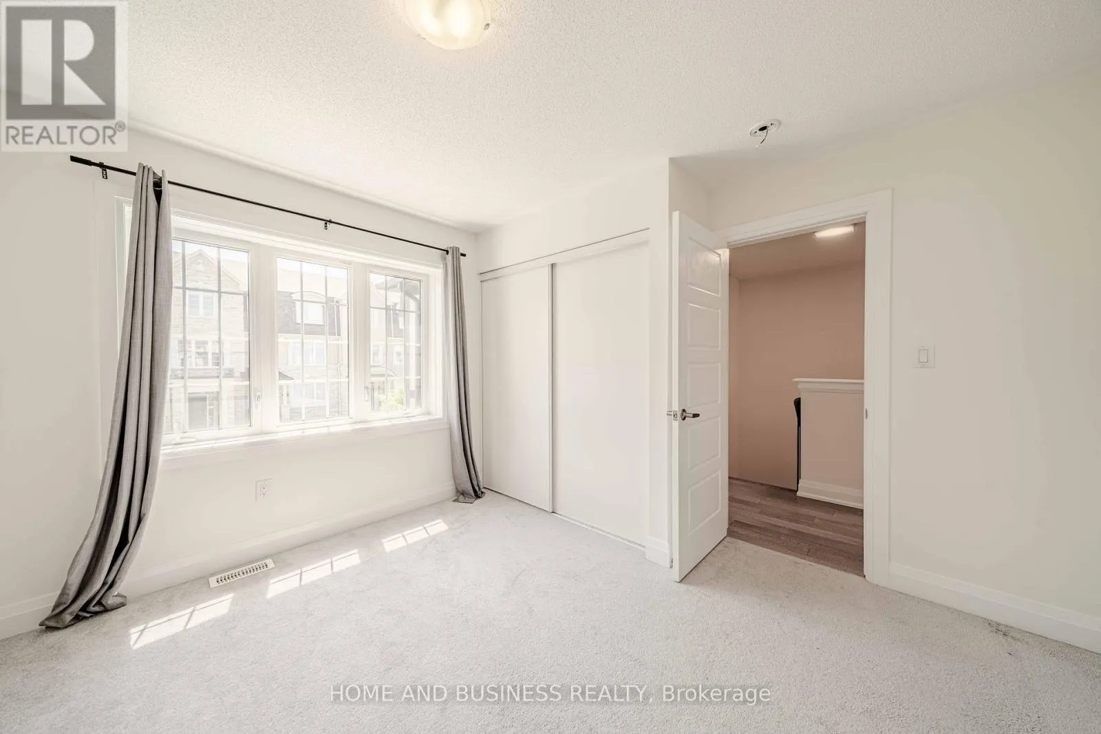 24 CASELY AVENUE