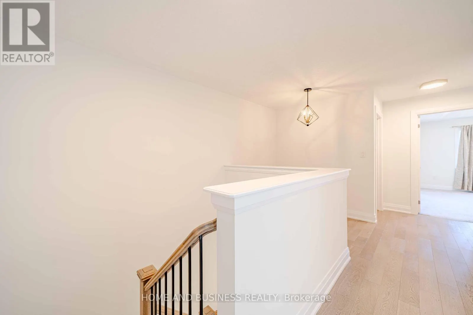 24 CASELY AVENUE