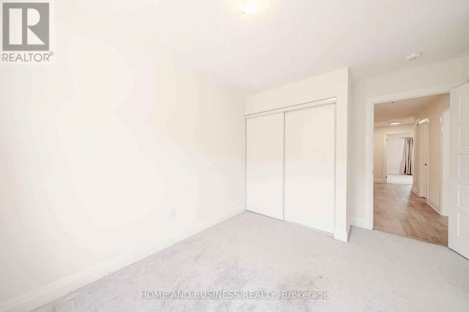 24 CASELY AVENUE