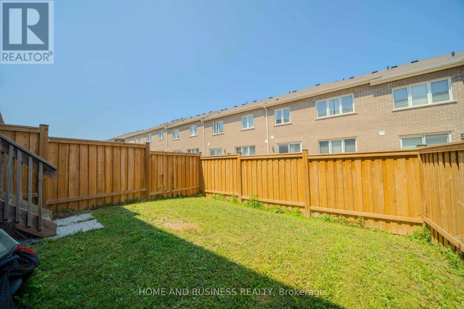 24 CASELY AVENUE