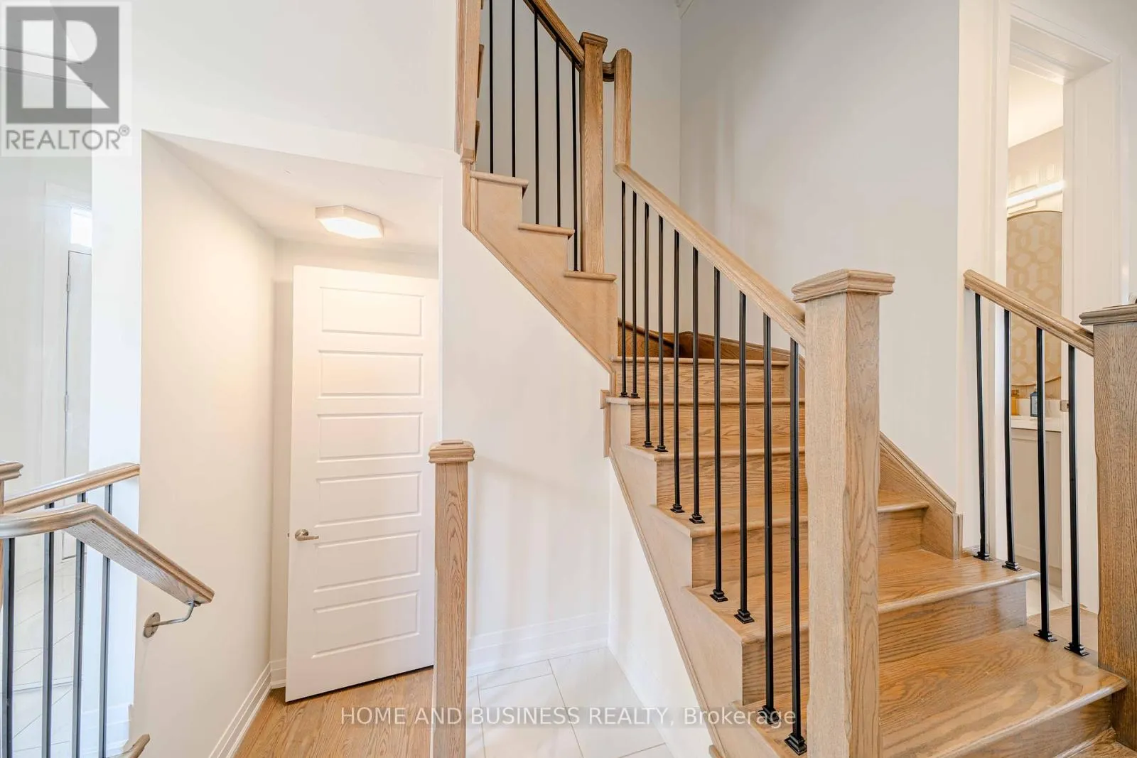 24 CASELY AVENUE