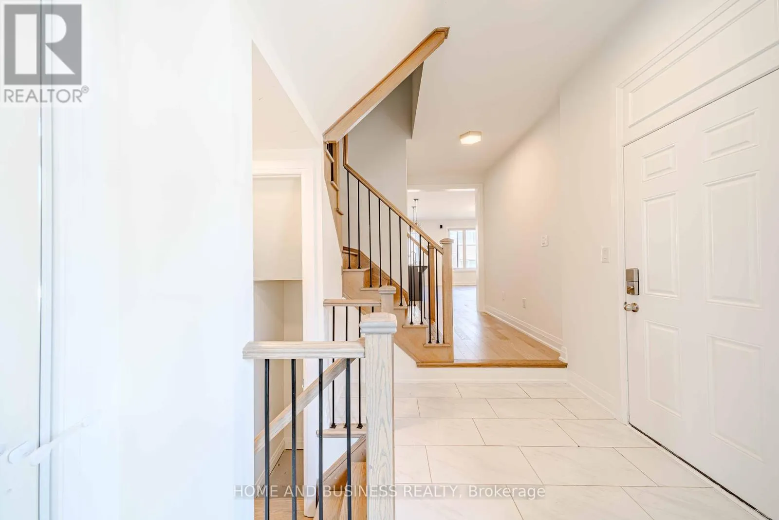 24 CASELY AVENUE