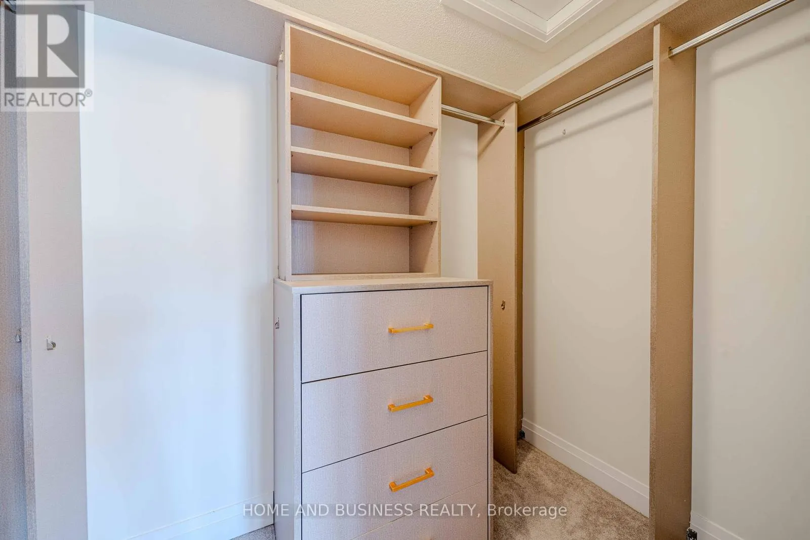 24 CASELY AVENUE