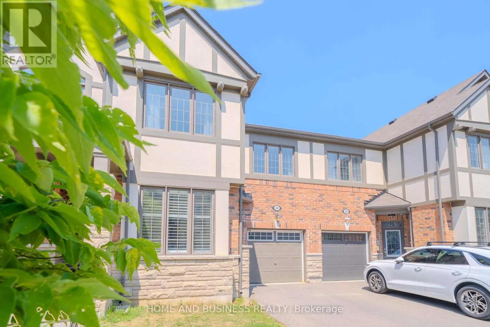 24 CASELY AVENUE
