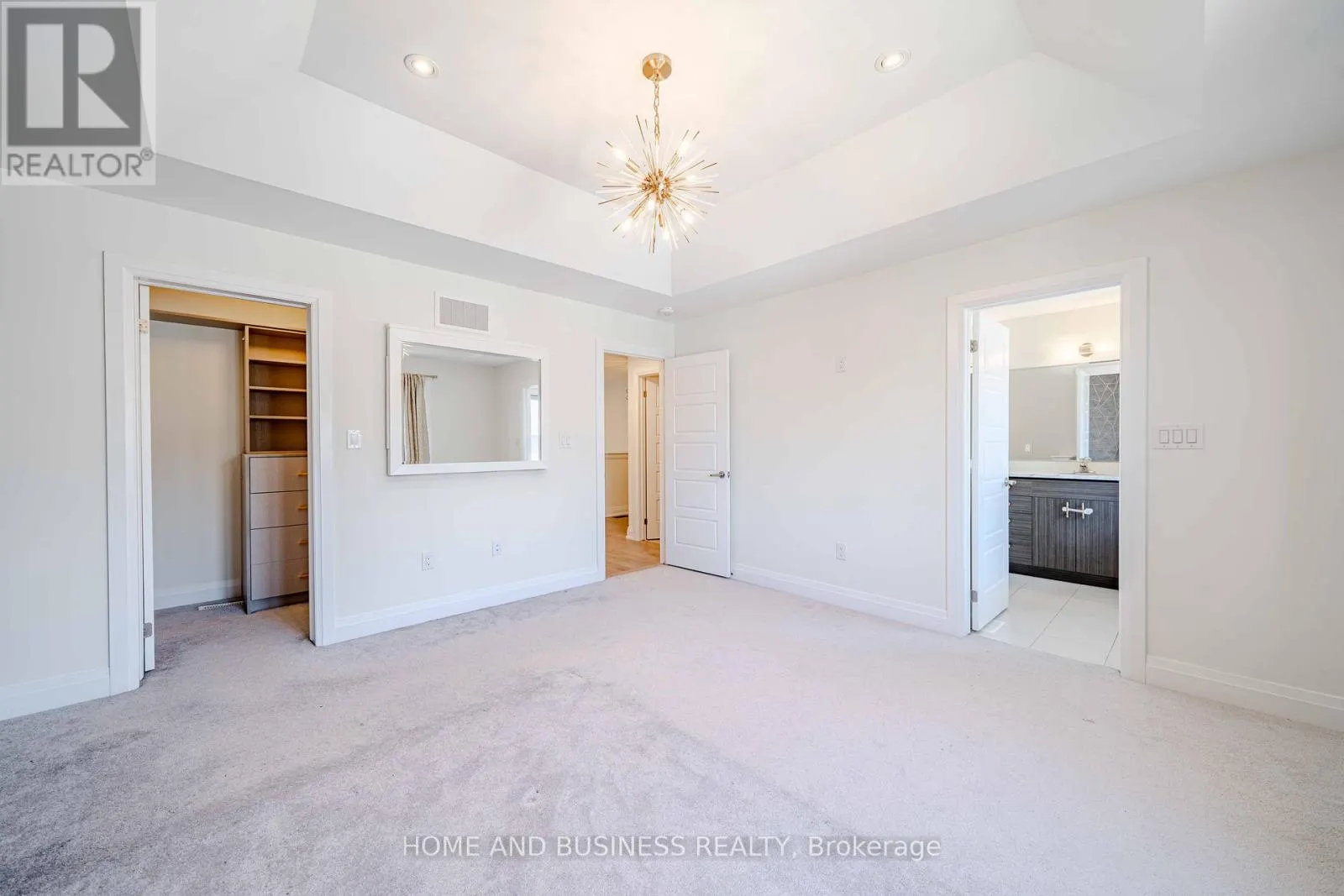 24 CASELY AVENUE