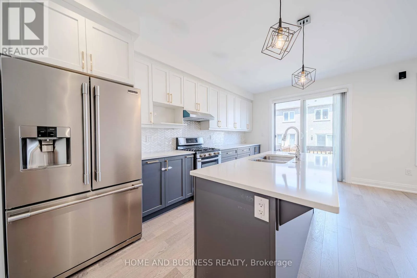 24 CASELY AVENUE