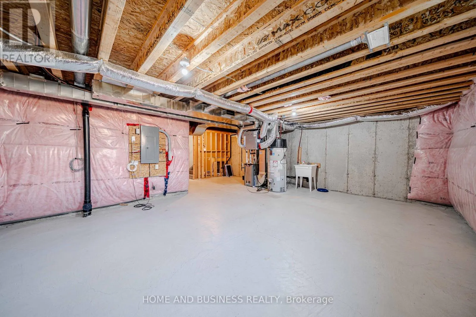 24 CASELY AVENUE