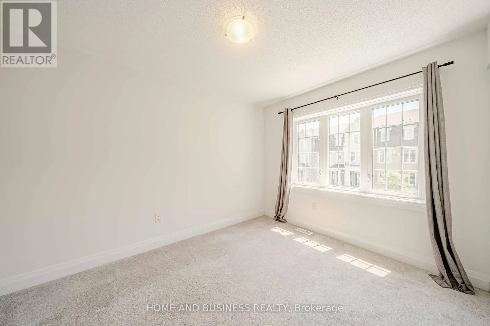 24 CASELY AVENUE