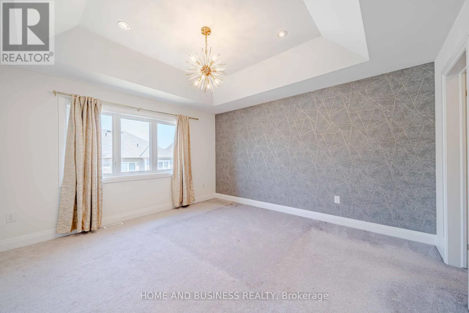 24 CASELY AVENUE