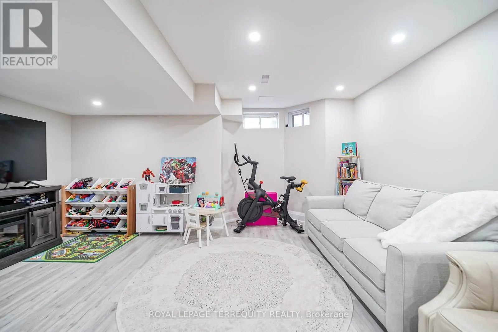 9 STONEBRIAR DRIVE