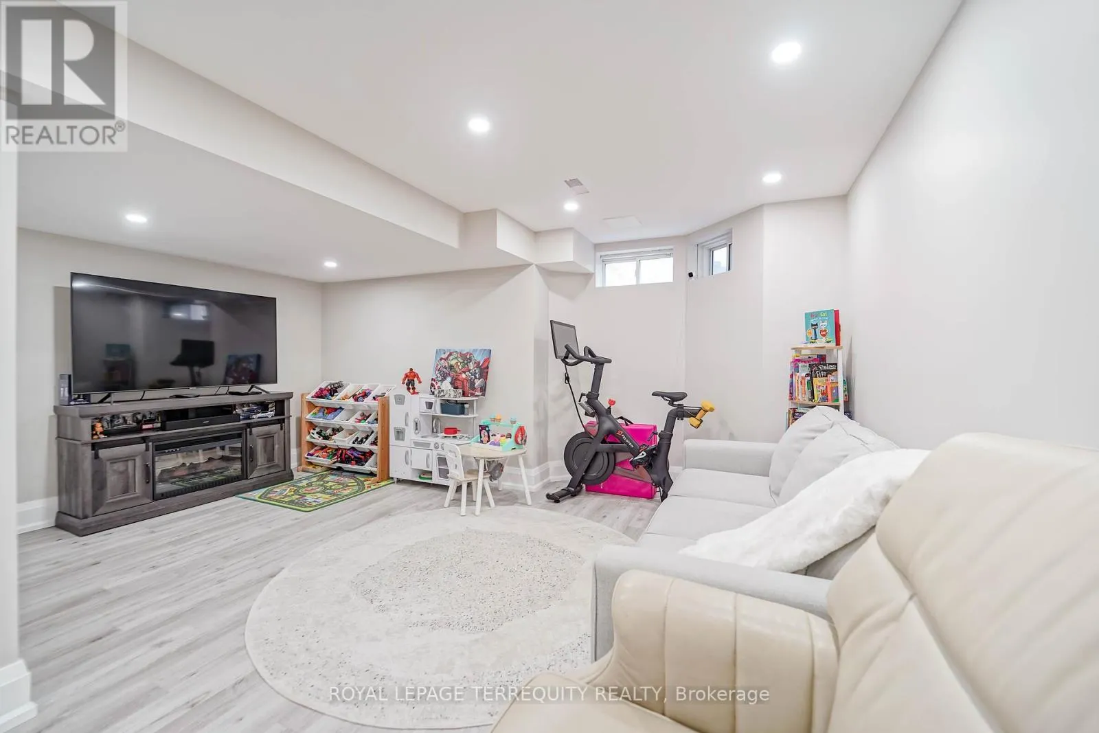 9 STONEBRIAR DRIVE