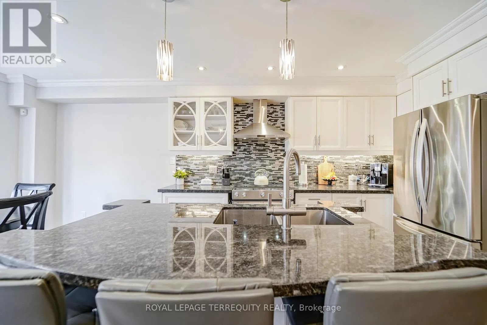 9 STONEBRIAR DRIVE