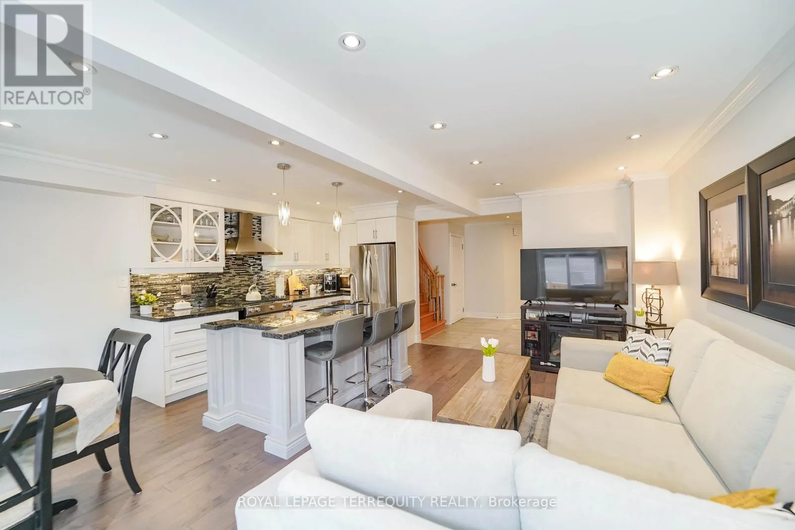 9 STONEBRIAR DRIVE