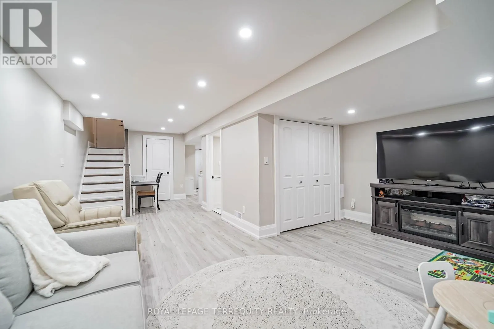 9 STONEBRIAR DRIVE