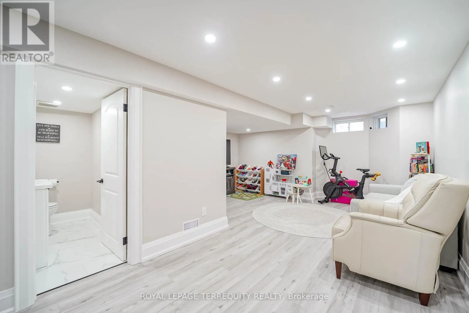 9 STONEBRIAR DRIVE