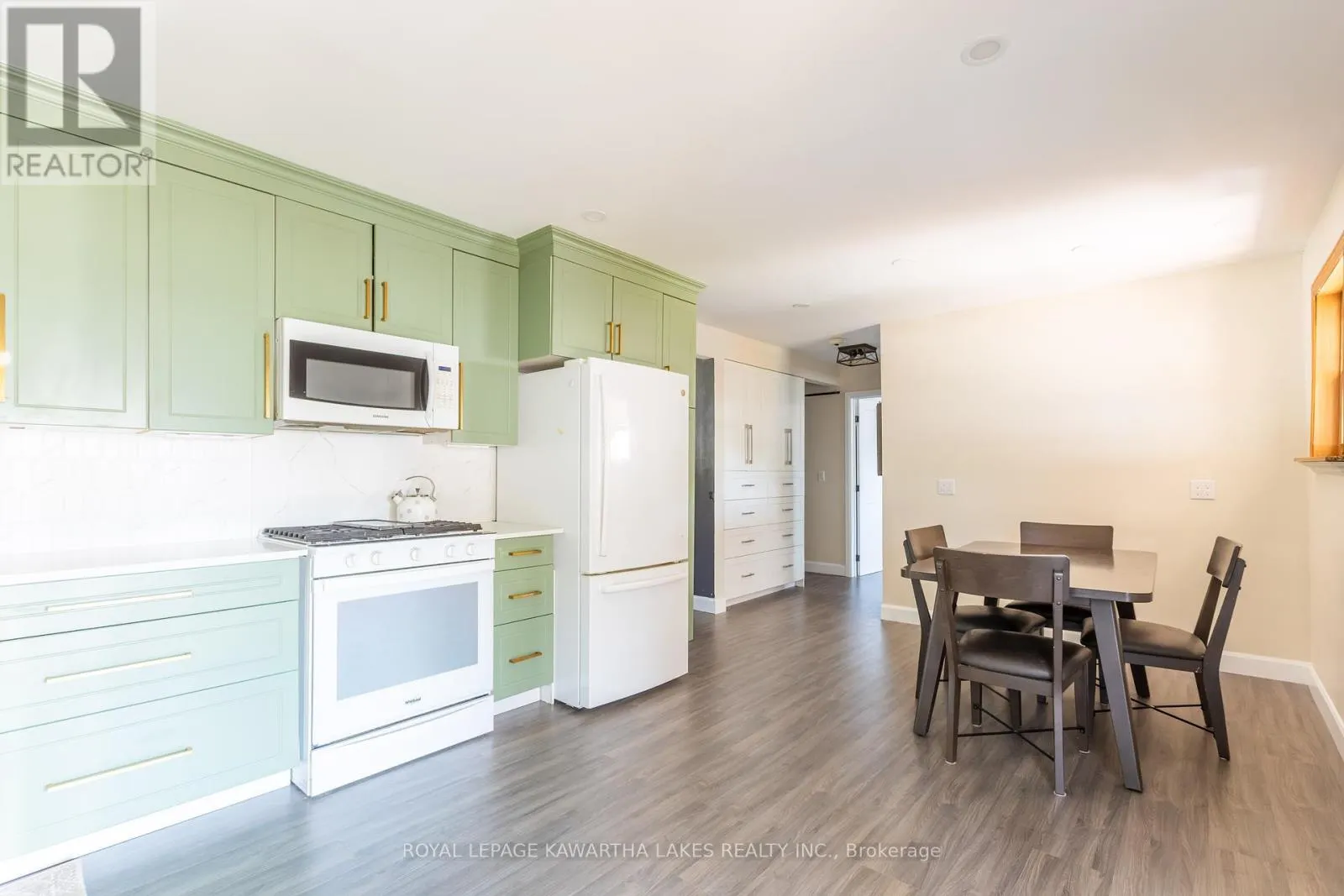 446 DUNDAS STREET