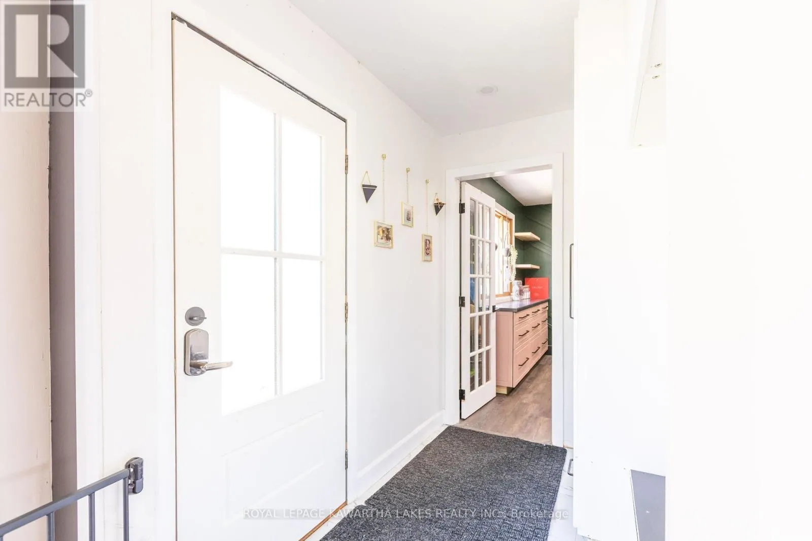 446 DUNDAS STREET
