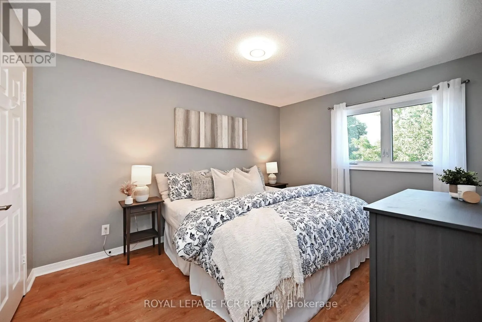 24 MURDOCK AVENUE