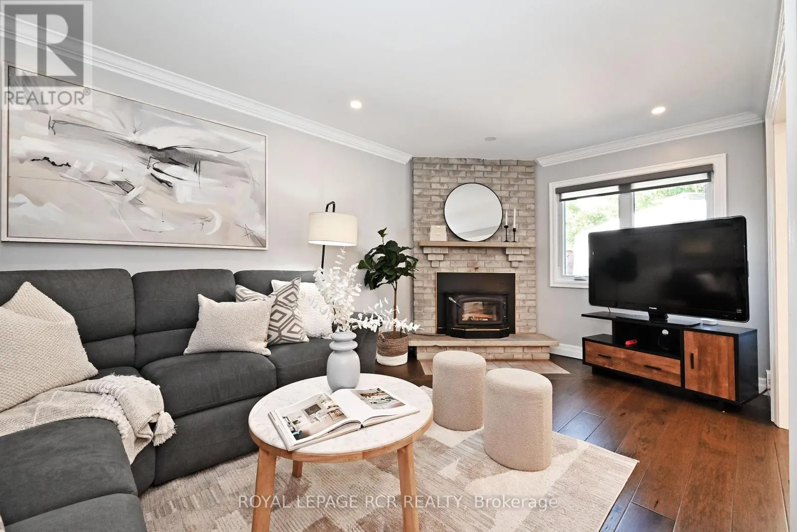 24 MURDOCK AVENUE