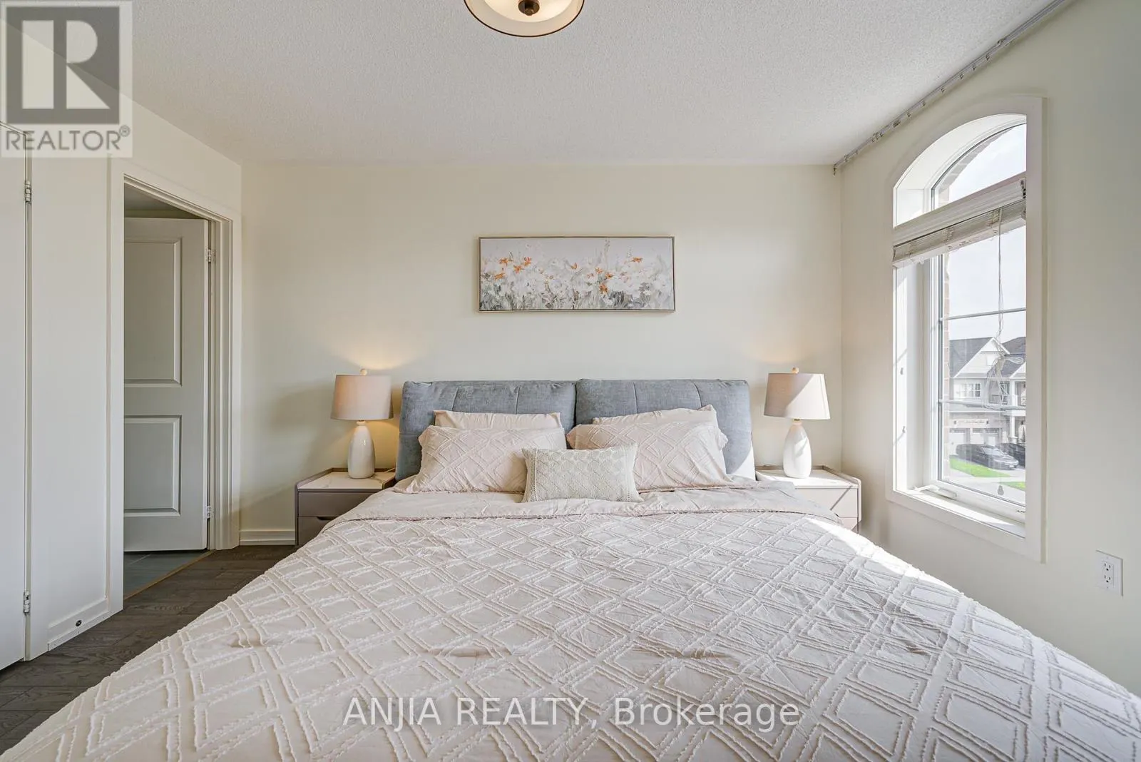 156 GLAD PARK AVENUE