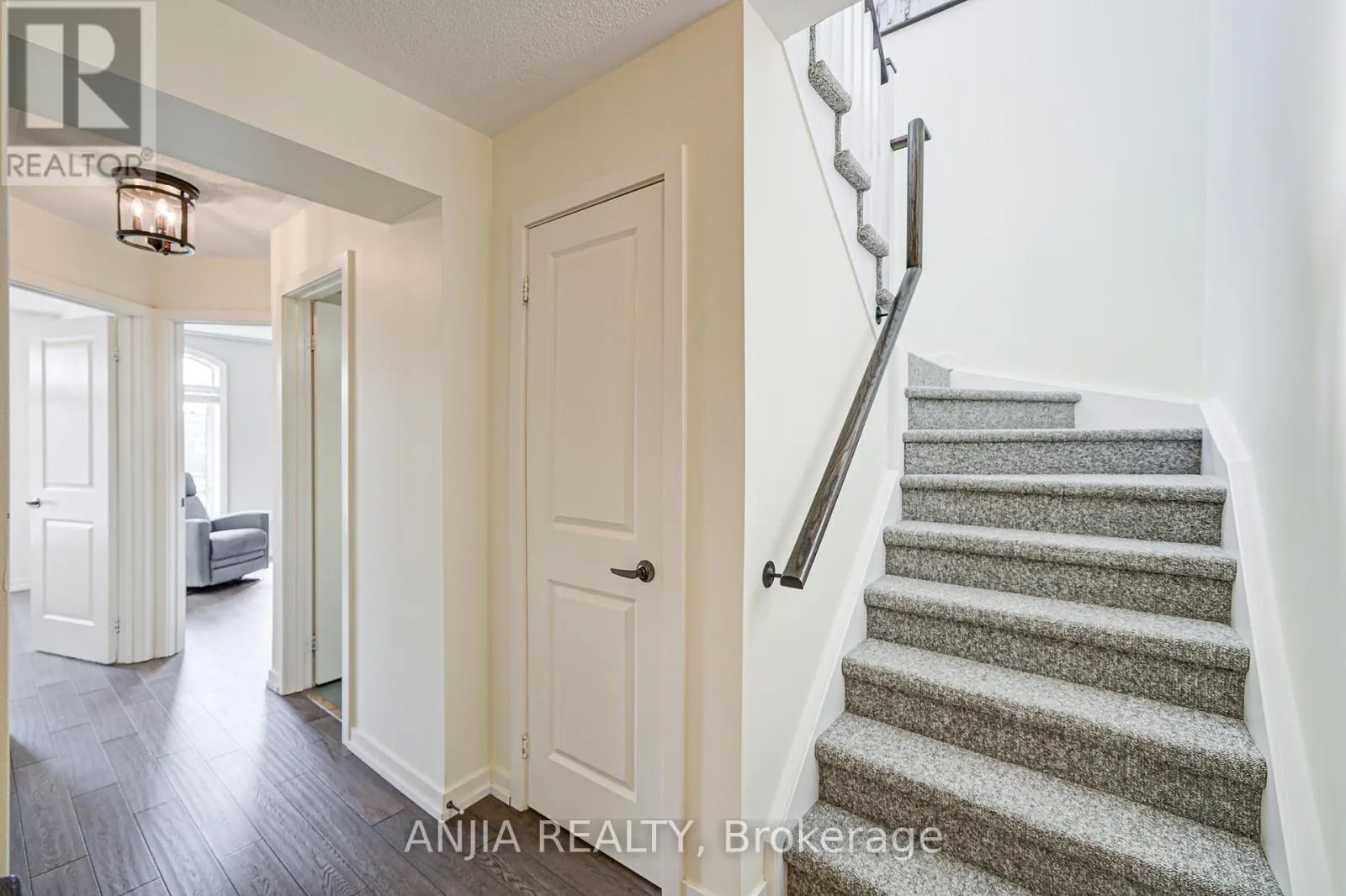 156 GLAD PARK AVENUE