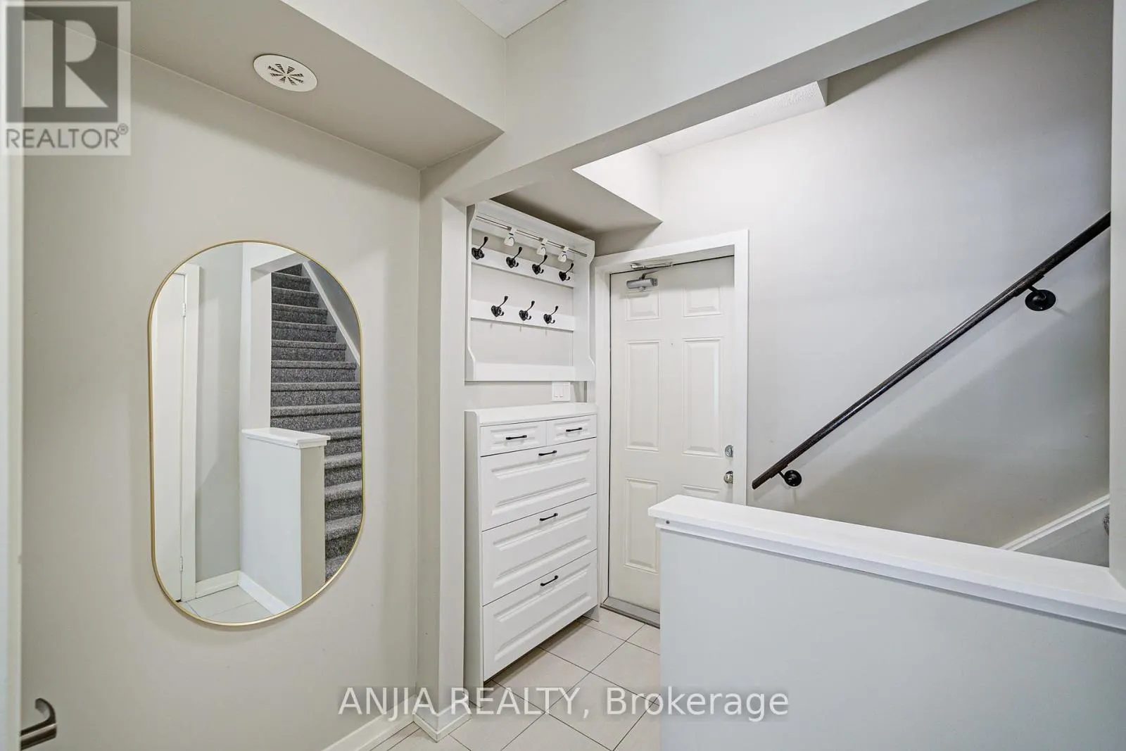 156 GLAD PARK AVENUE