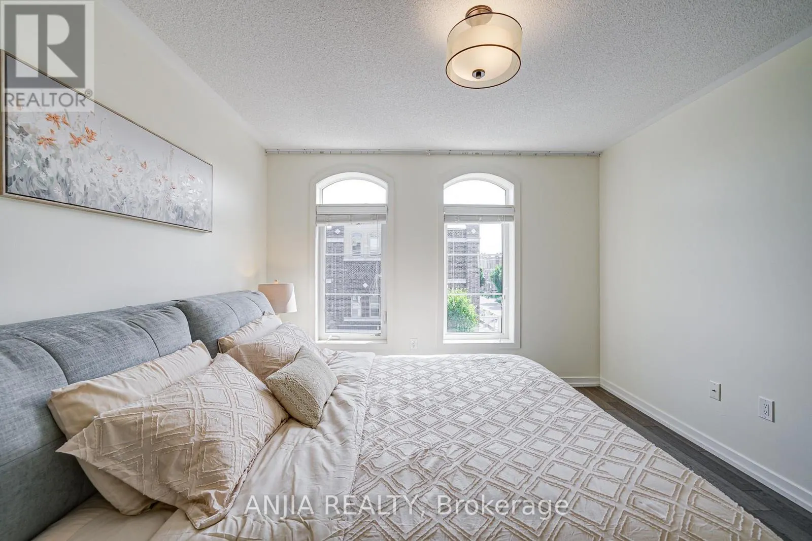 156 GLAD PARK AVENUE