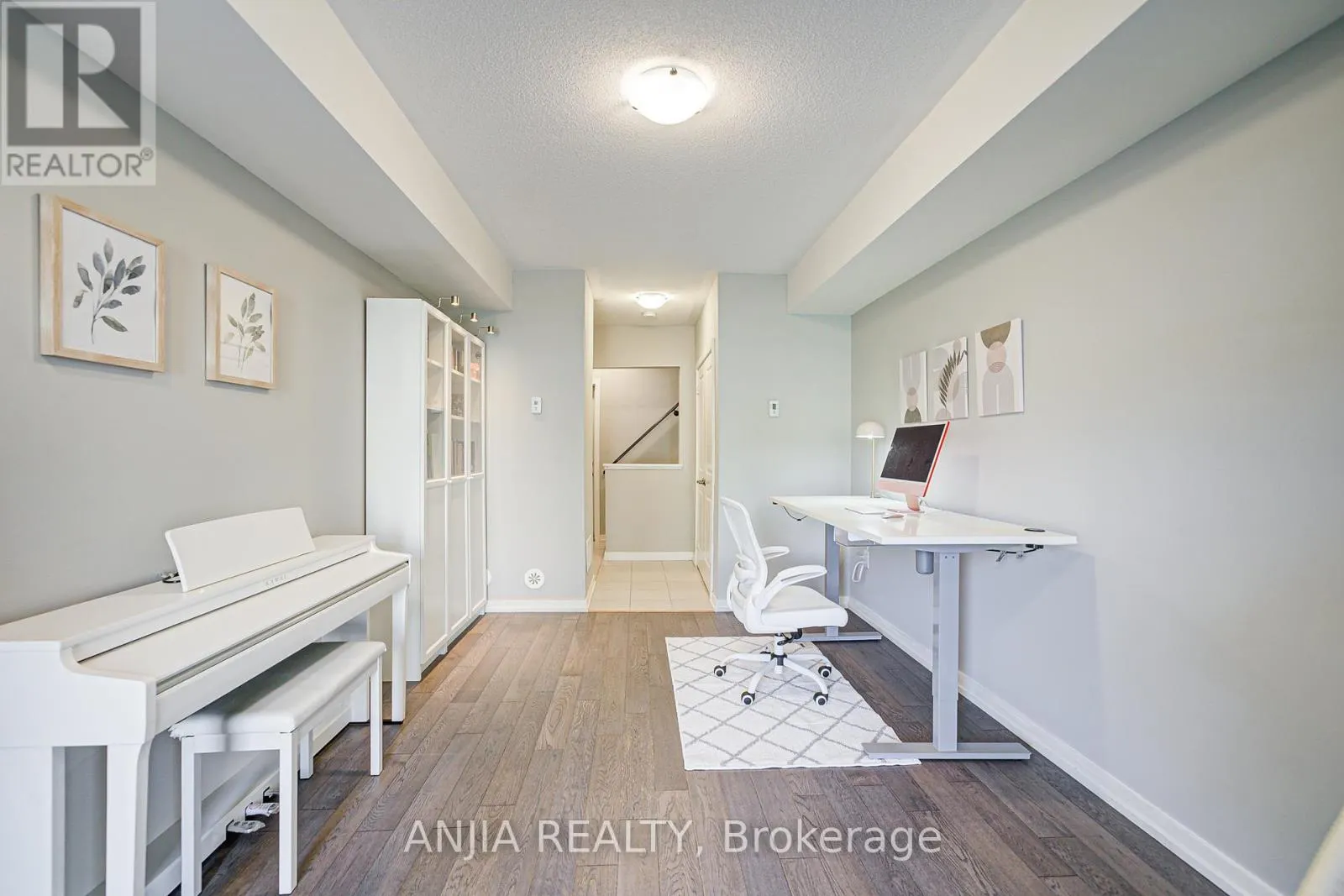 156 GLAD PARK AVENUE