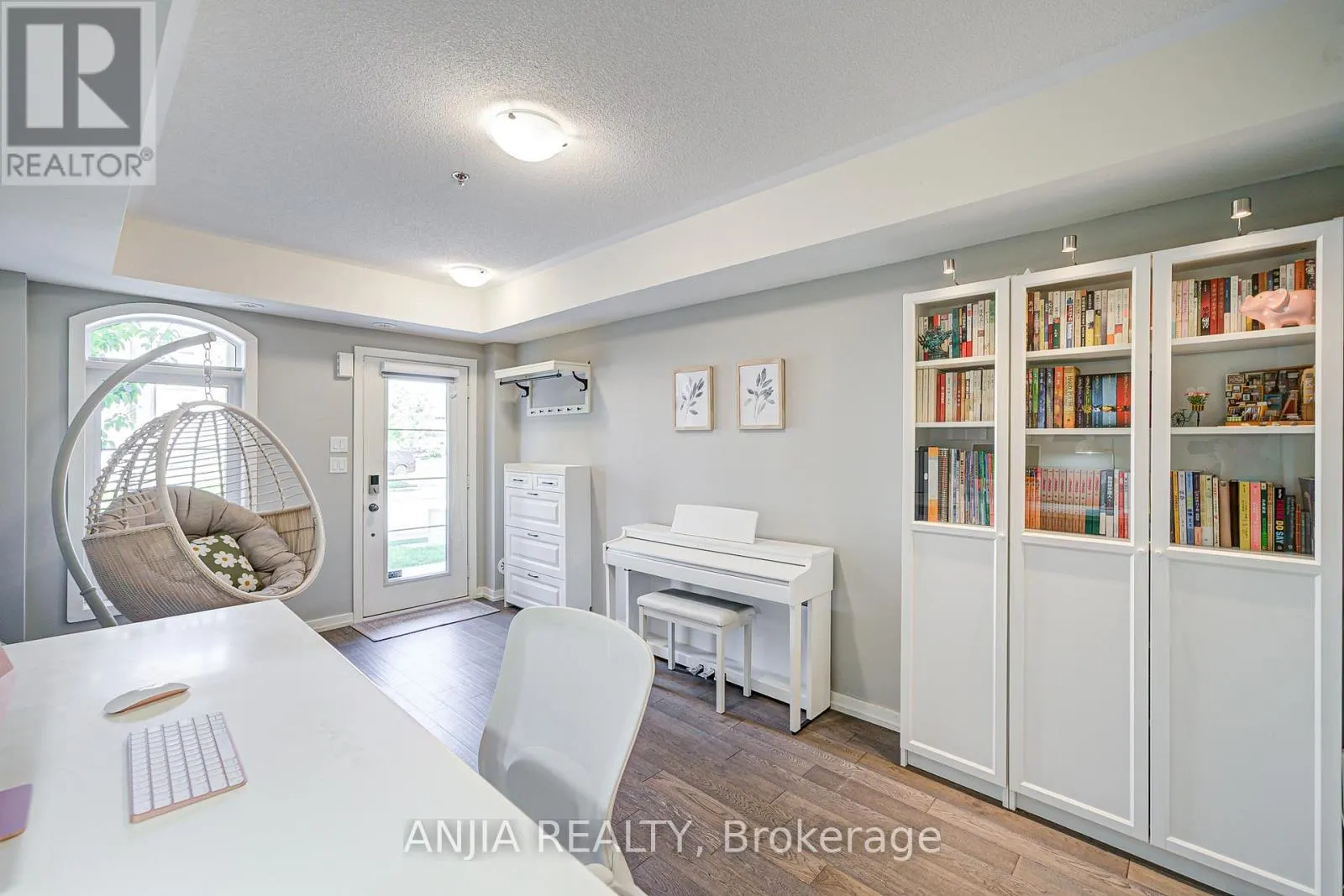 156 GLAD PARK AVENUE