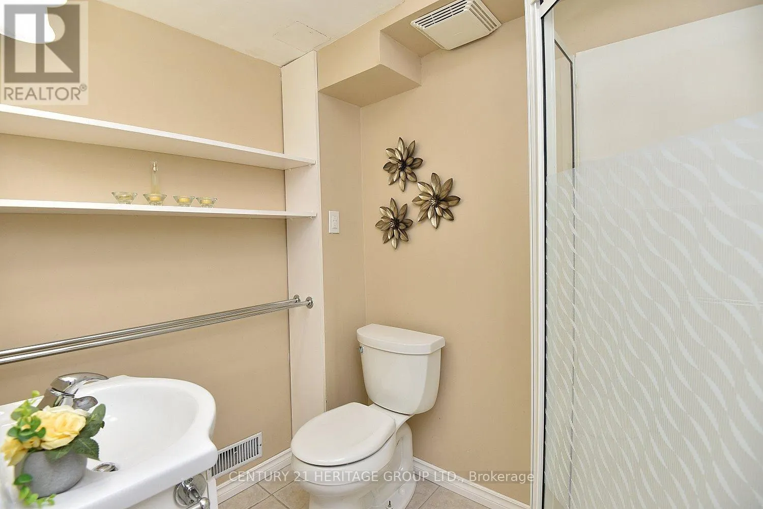 838 BORONIA CRESCENT
