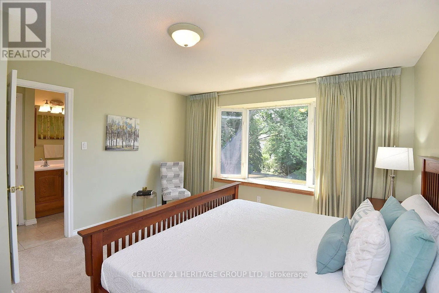 838 BORONIA CRESCENT