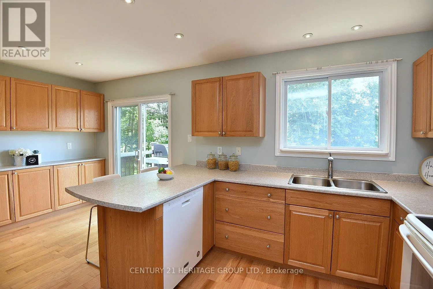 838 BORONIA CRESCENT