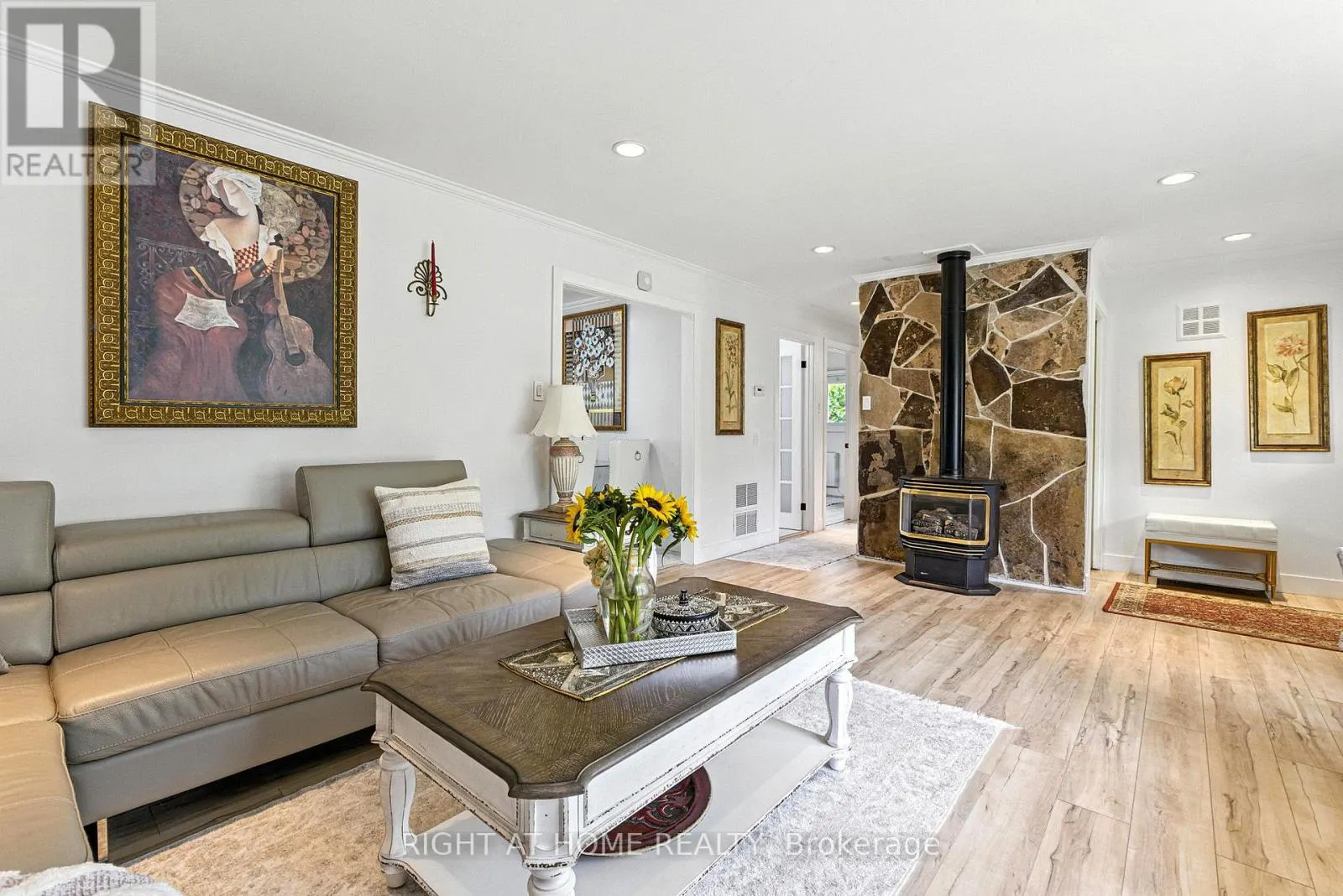 1129 LINDY LANE