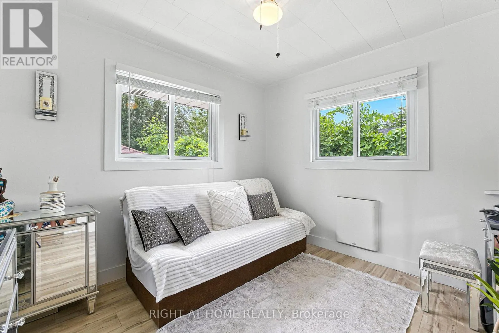 1129 LINDY LANE